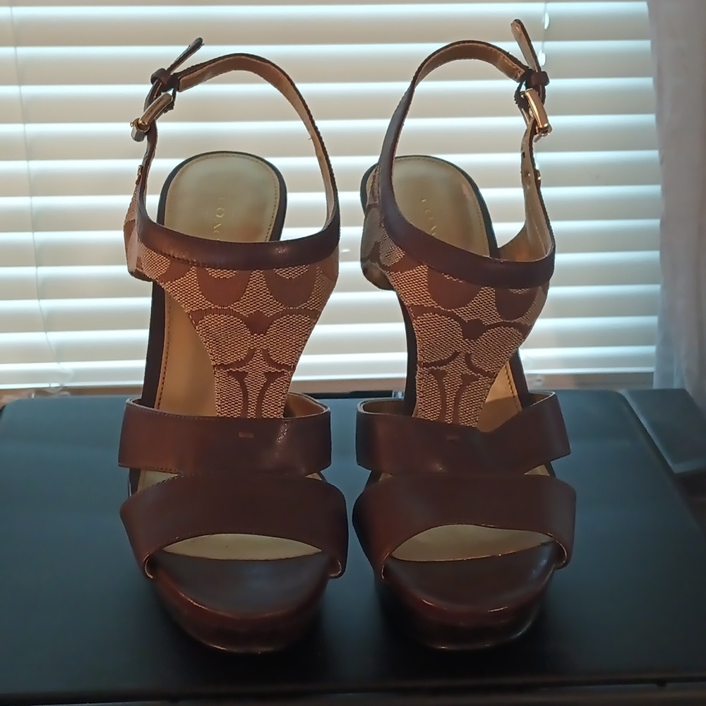 Dress shoes